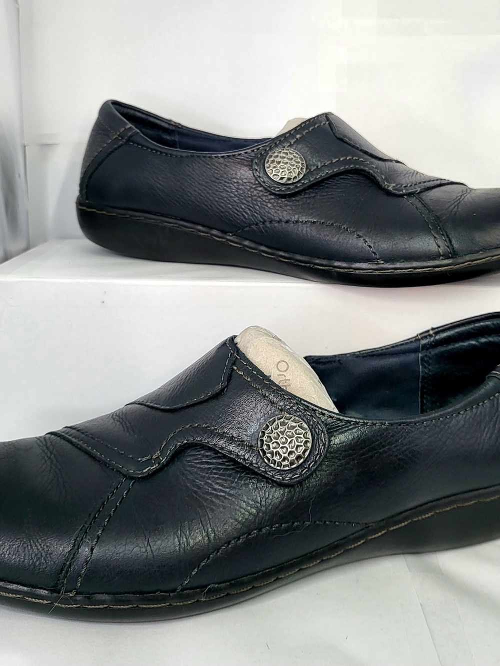 Clarks Black Leather Comfort Slip-On Mules Button Detail Women’s Size 9